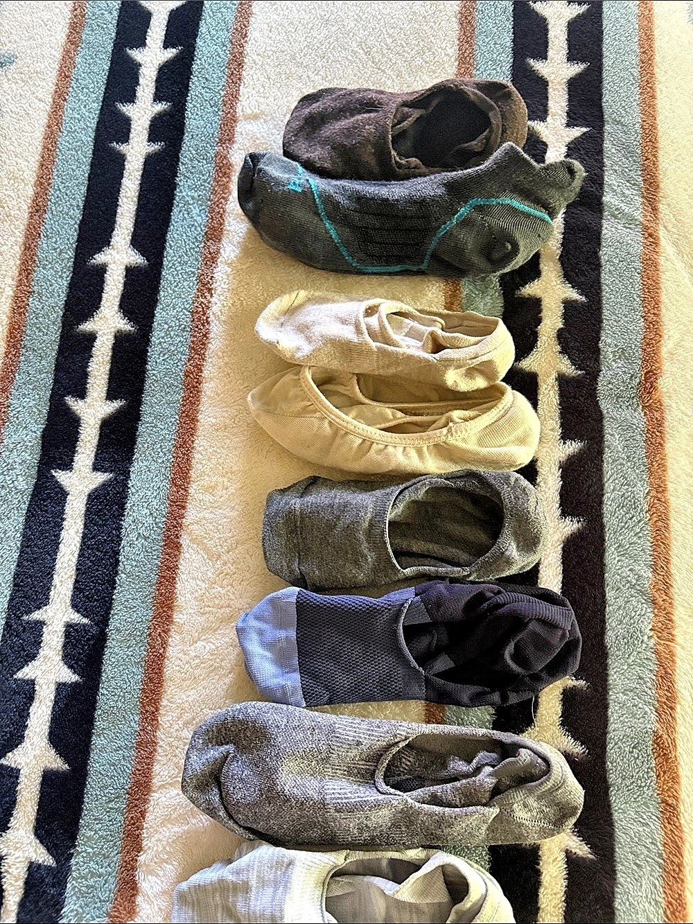 Women’s low profile socks in great condition. Icebreaker, Smartwool,lululemon